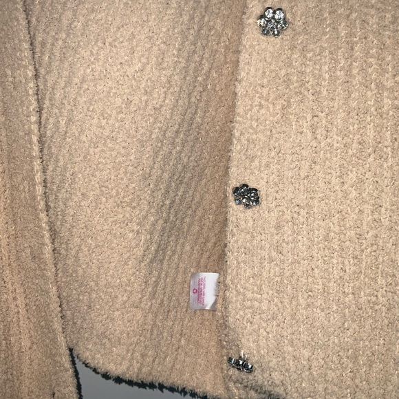 No‎ Boundaries Fuzzy Cropped Cardigan - Picture 2 of 8